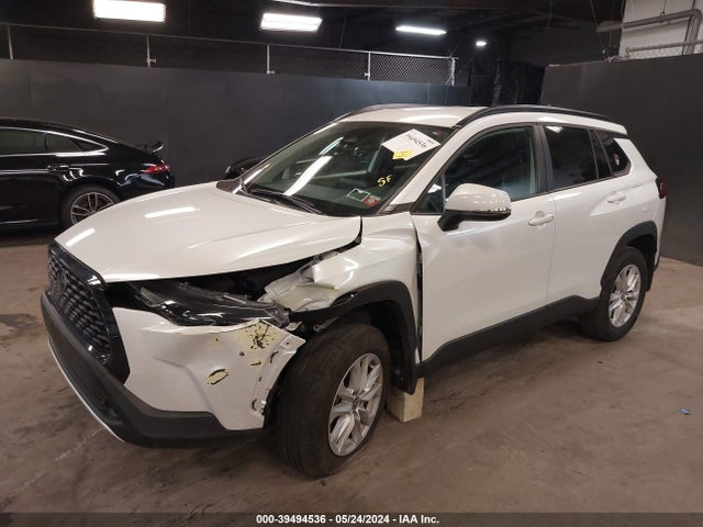 Toyota Corolla Cross Le 2023 7MUCAABG2PV062748 Image 2