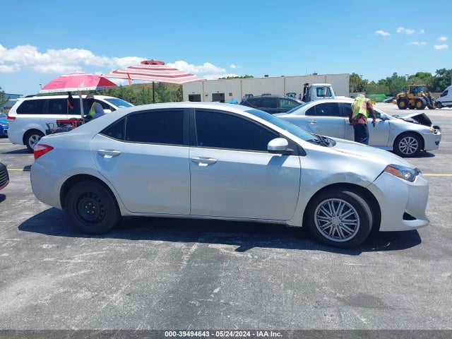 Toyota COROLLA LE 2017 5YFBURHE5HP586391 Image 12