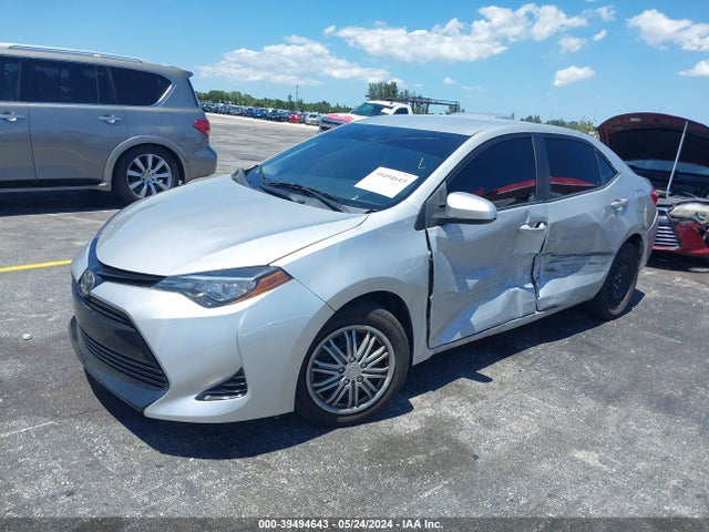 Toyota COROLLA LE 2017 5YFBURHE5HP586391 Image 2