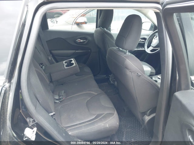 1C4PJMCS5HW506674 Jeep Cherokee Latitude 4x4