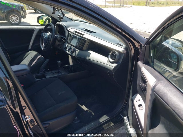 Toyota RAV4 LE 2017 2T3BFREV1HW692227 Image 5