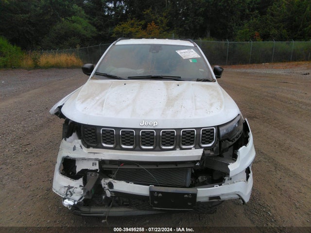 3C4NJDBN9RT111102 Jeep Compass Latitude 4x4