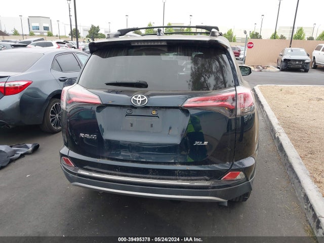 Toyota Rav4 Xle 2018 JTMWFREV0JD122708 Image 17