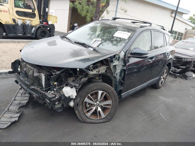 Toyota Rav4 Xle 2018 JTMWFREV0JD122708 Image 2