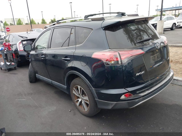 Toyota Rav4 Xle 2018 JTMWFREV0JD122708 Image 3
