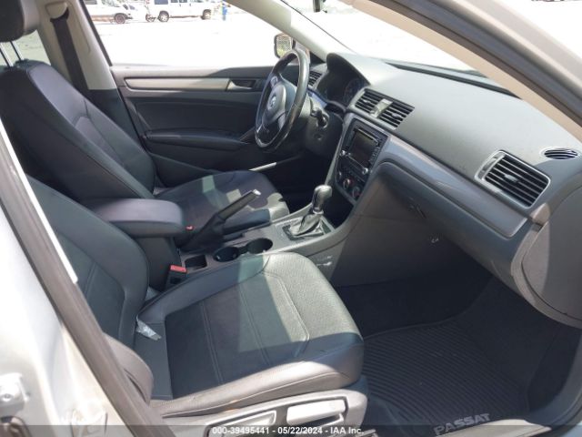 1VWAT7A37FC117785 Volkswagen Passat 1.8t Limited Edition