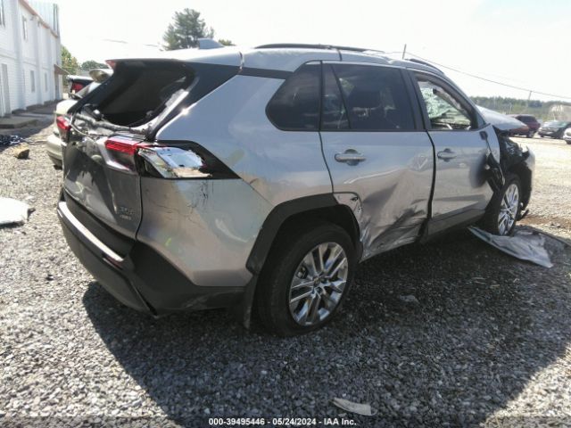 2T3A1RFV1RC439632 Toyota Rav4 Xle Premium