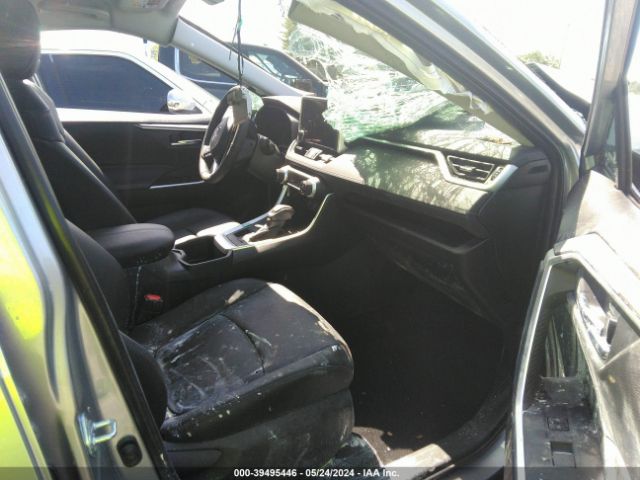 2T3A1RFV1RC439632 Toyota Rav4 Xle Premium