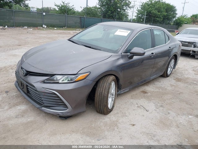Toyota CAMRY LE 2024 4T1C11AK7RU210421 Image 2