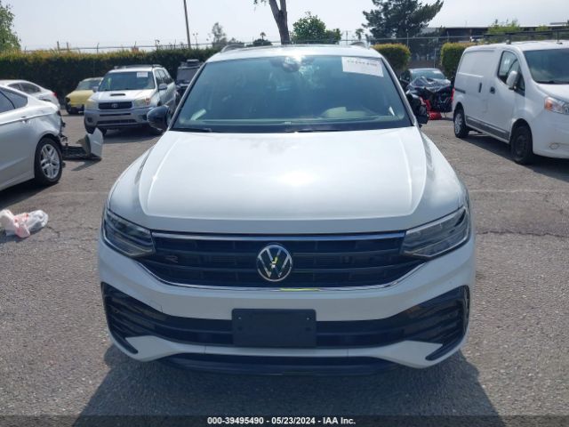 3VVCB7AX9NM081338 Volkswagen Tiguan 2.0t Se R-line Black