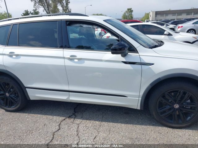 3VVCB7AX9NM081338 Volkswagen Tiguan 2.0t Se R-line Black