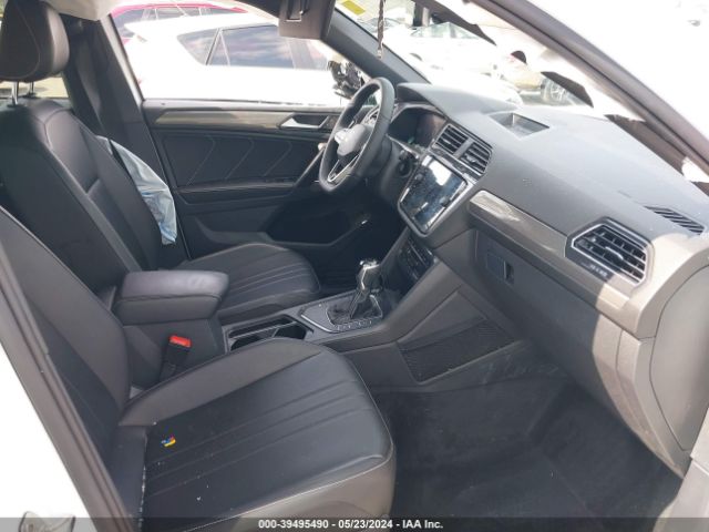 3VVCB7AX9NM081338 Volkswagen Tiguan 2.0t Se R-line Black