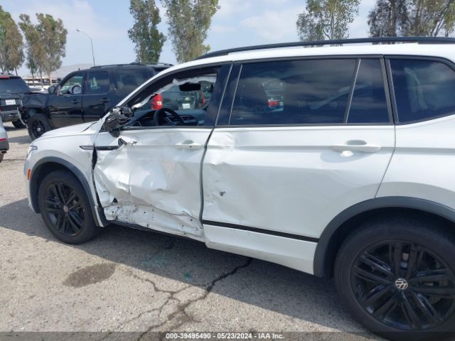 3VVCB7AX9NM081338 Volkswagen Tiguan 2.0t Se R-line Black