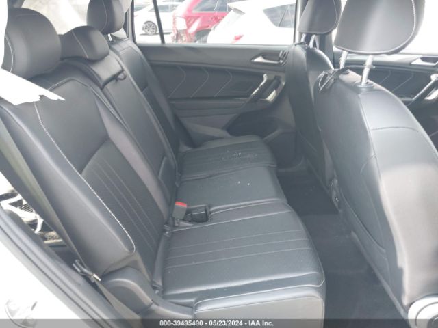3VVCB7AX9NM081338 Volkswagen Tiguan 2.0t Se R-line Black