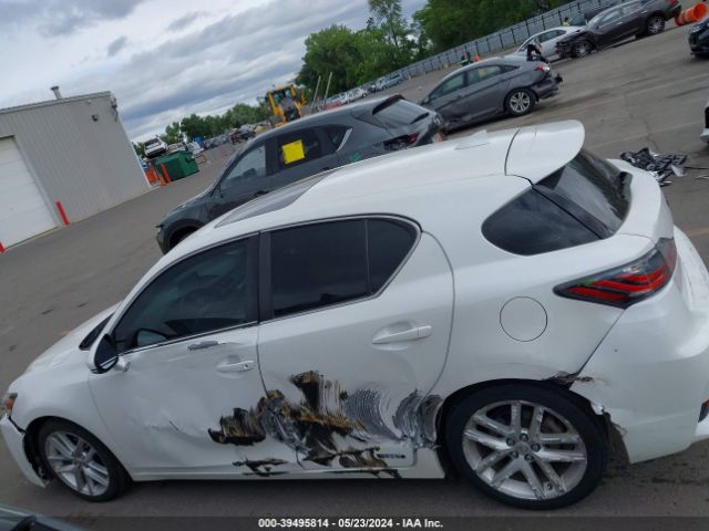 JTHKD5BH5E2198064 Lexus CT 200H