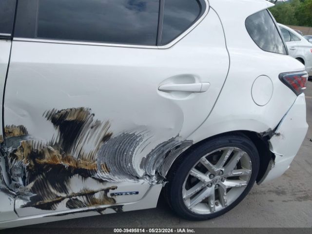 JTHKD5BH5E2198064 Lexus CT 200H