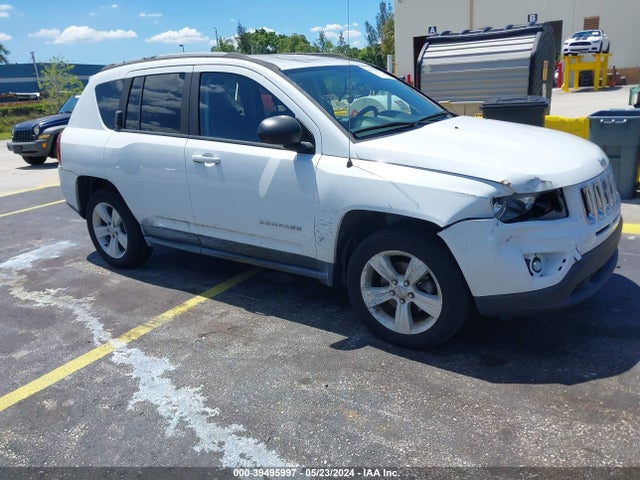 2016 1C4NJCBAXGD670507 главное изображение
