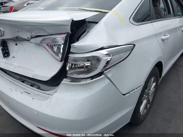 Hyundai SONATA SE 2017 5NPE24AF2HH575726 Image 11