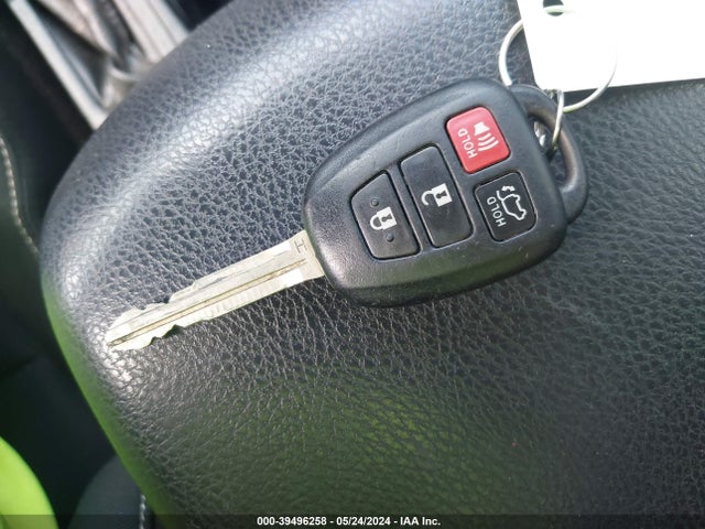 Toyota Rav4 Xle 2017 JTMWFREV2HJ114380 Image 11