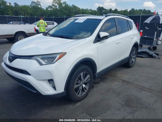 Toyota Rav4 Xle 2017 JTMWFREV2HJ114380 Image 2