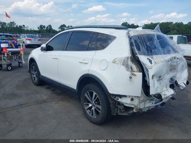 Toyota Rav4 Xle 2017 JTMWFREV2HJ114380 Image 3
