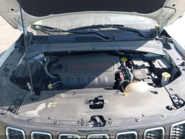 3C4NJDBB8JT412003 Jeep Compass Latitude 4x4