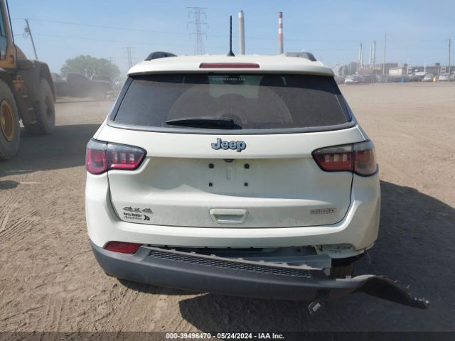 3C4NJDBB8JT412003 Jeep Compass Latitude 4x4