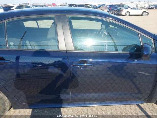 Toyota COROLLA LE 2022 5YFEPMAE3NP363330 Image 13
