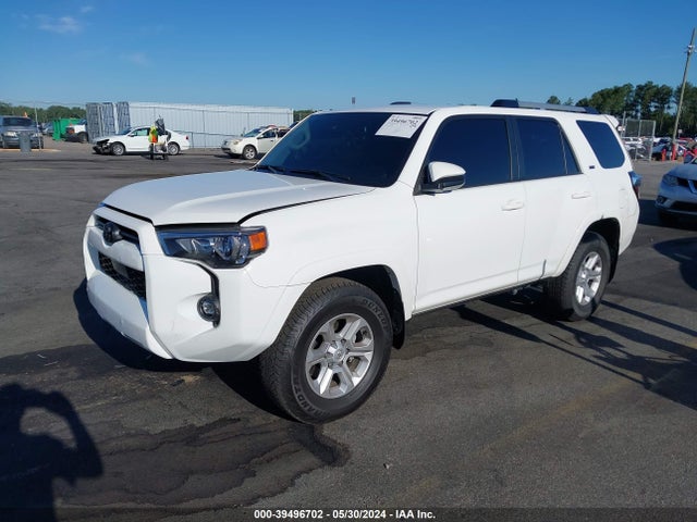Toyota 4RUNNER SR5 2023 JTEEU5JRXP5304899 Image 2