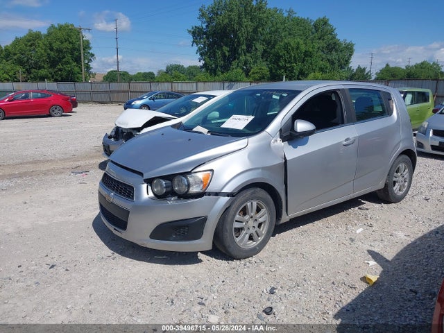 Chevrolet Sonic Lt Auto 2015 1G1JC6SHXF4220435 Image 2