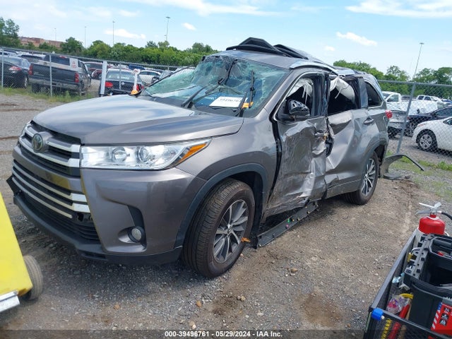 Toyota Highlander Xle 2018 5TDJZRFH0JS888176 Image 2