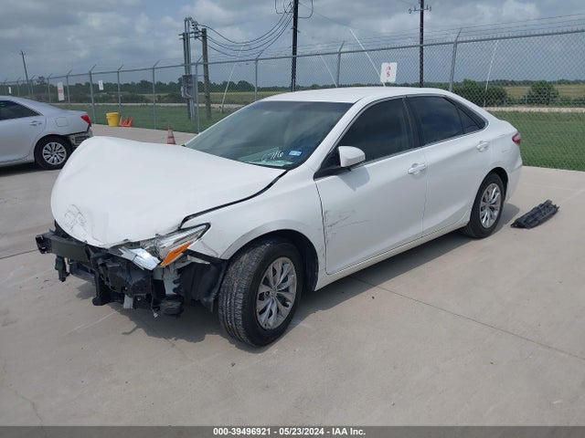 Toyota CAMRY LE 2016 4T4BF1FKXGR516716 Image 2