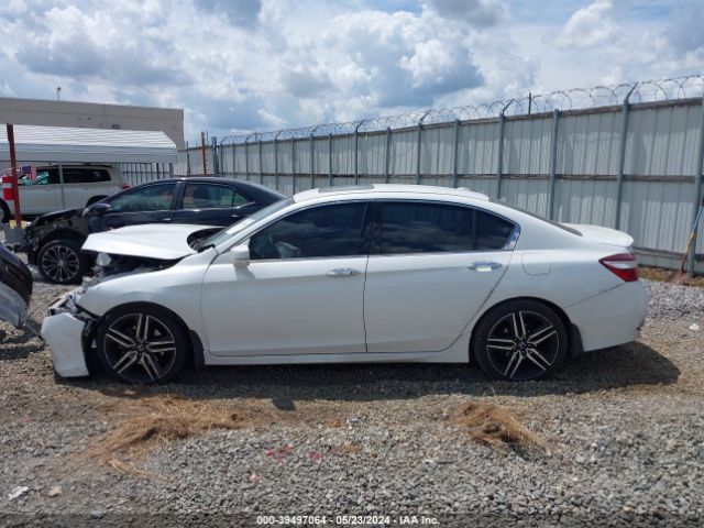 1HGCR3F9XHA030575 Honda Accord Touring V6
