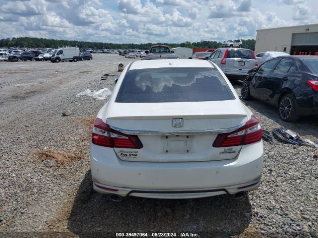1HGCR3F9XHA030575 Honda Accord Touring V6