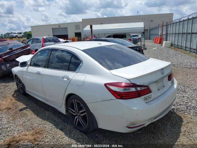 1HGCR3F9XHA030575 Honda Accord Touring V6