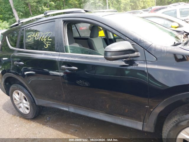 2T3ZFREV1FW217348 Toyota RAV4 LE