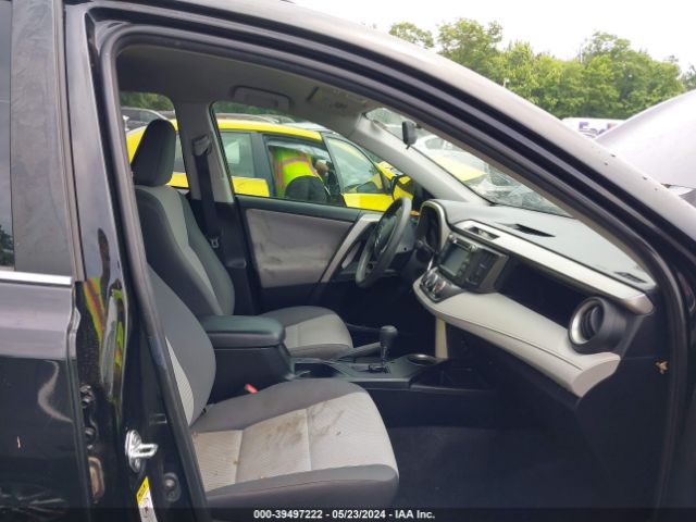 2T3ZFREV1FW217348 Toyota RAV4 LE
