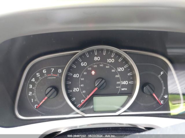 2T3ZFREV1FW217348 Toyota RAV4 LE