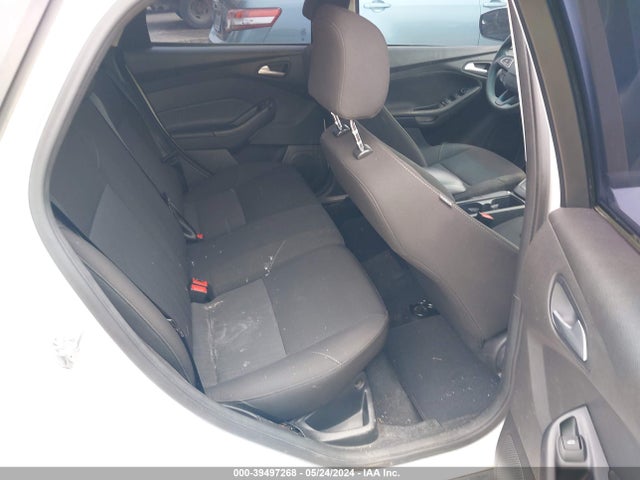Ford FOCUS SE 2016 1FADP3K21GL227340 Image 8