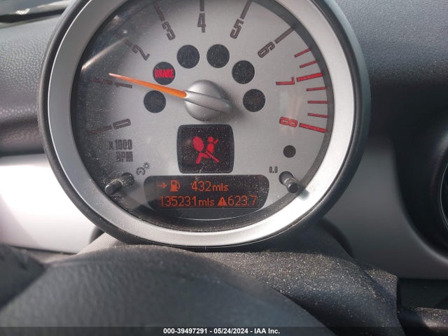 2008 MINI COOPER CLUBMAN WMWML33568TJ46895 Photo 6
