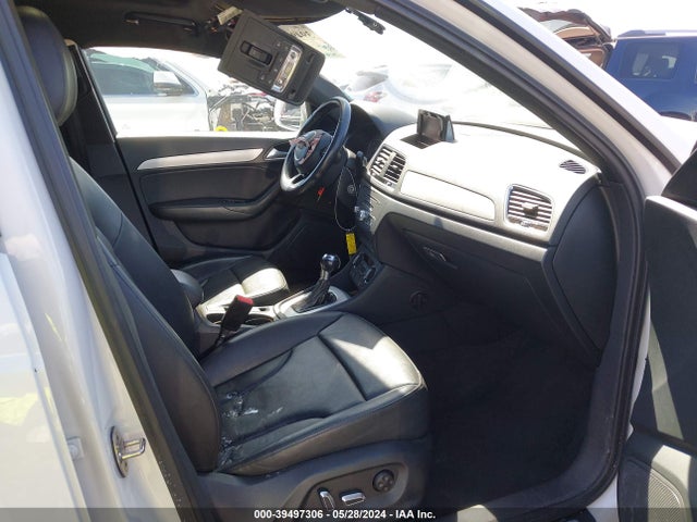 WA1BCCFSXJR028941 Audi Q3 2.0t Premium/2.0t Sport Premium
