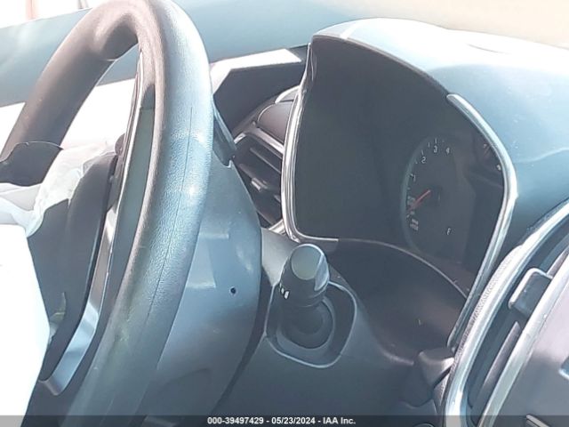 2GNAXJEV0J6325967 Chevrolet EQUINOX LT