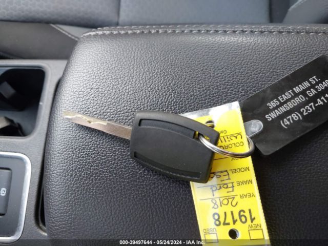 1FMCU0GD5JUC33422 Ford ESCAPE SE