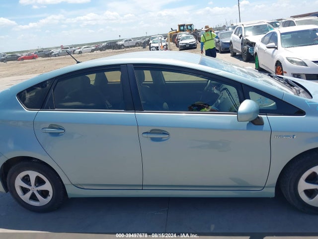Toyota Prius Two 2015 JTDKN3DU8F1984364 Image 13