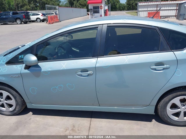 Toyota Prius Two 2015 JTDKN3DU8F1984364 Image 14