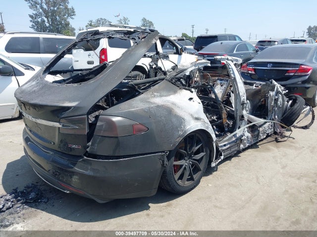 2016 TESLA MODEL S 5YJSA1E43GF132477 Photo 3