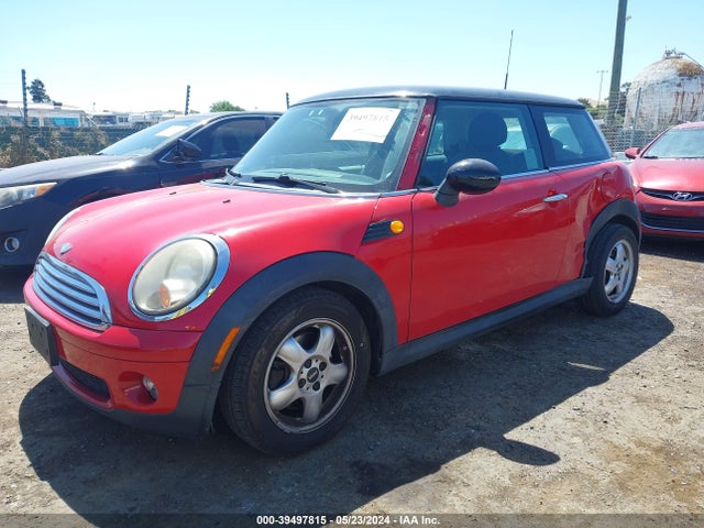 2008 MINI COOPER WMWMF33568TT66058 Photo 1