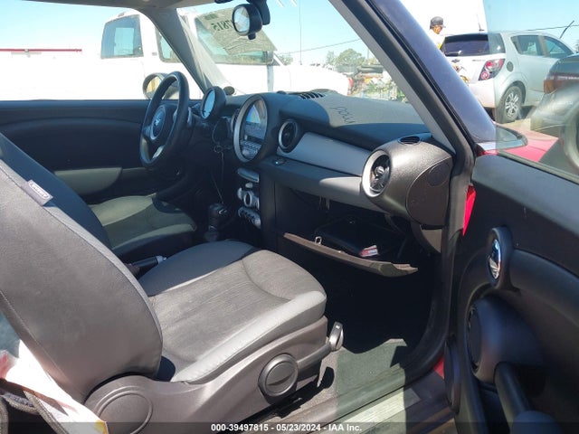 2008 MINI COOPER WMWMF33568TT66058 Photo 4