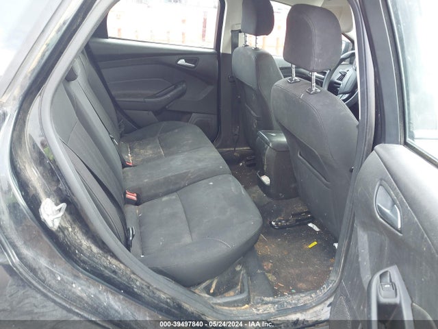 Ford FOCUS SE 2016 1FADP3K28GL310912 Image 8