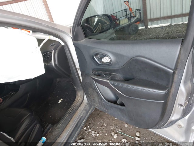 1C4PJLLB2KD262561 Jeep Cherokee Latitude Plus Fwd
